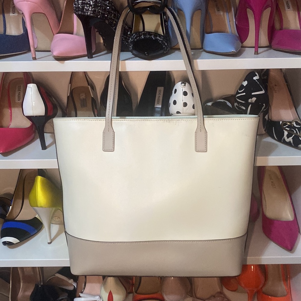 Kate Spade Gray and White Bag - Picture 2 of 14
